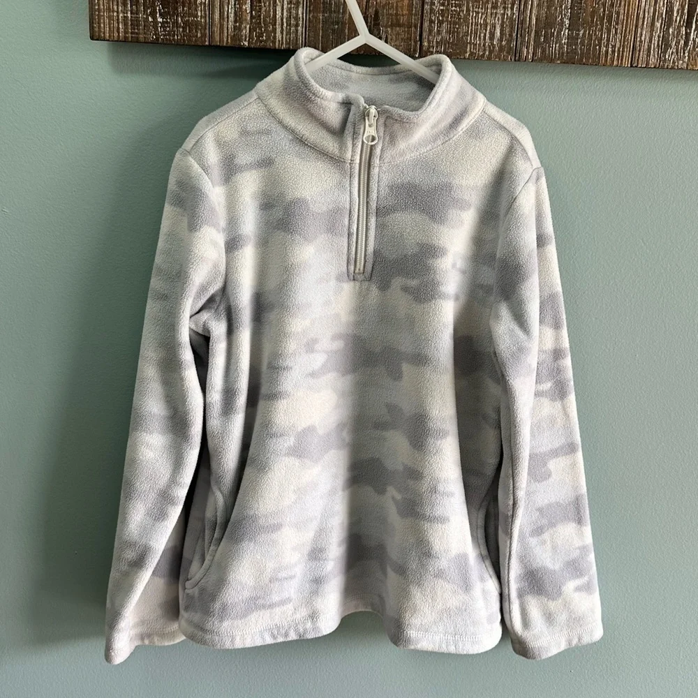 The Children's Place girls sweater grey camo size M 7-8